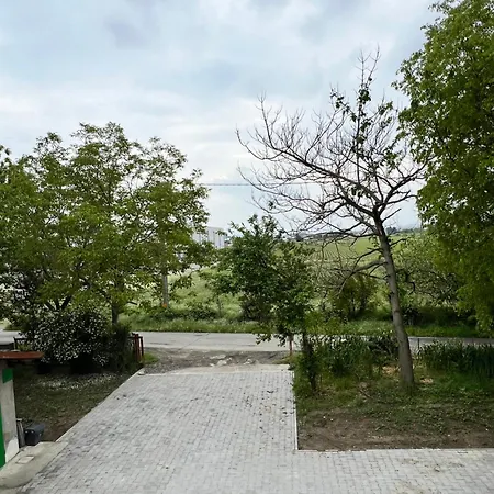 La Casa Di Giada Matrimoniale Con Bagno In Condivisione Pensjonat Imola